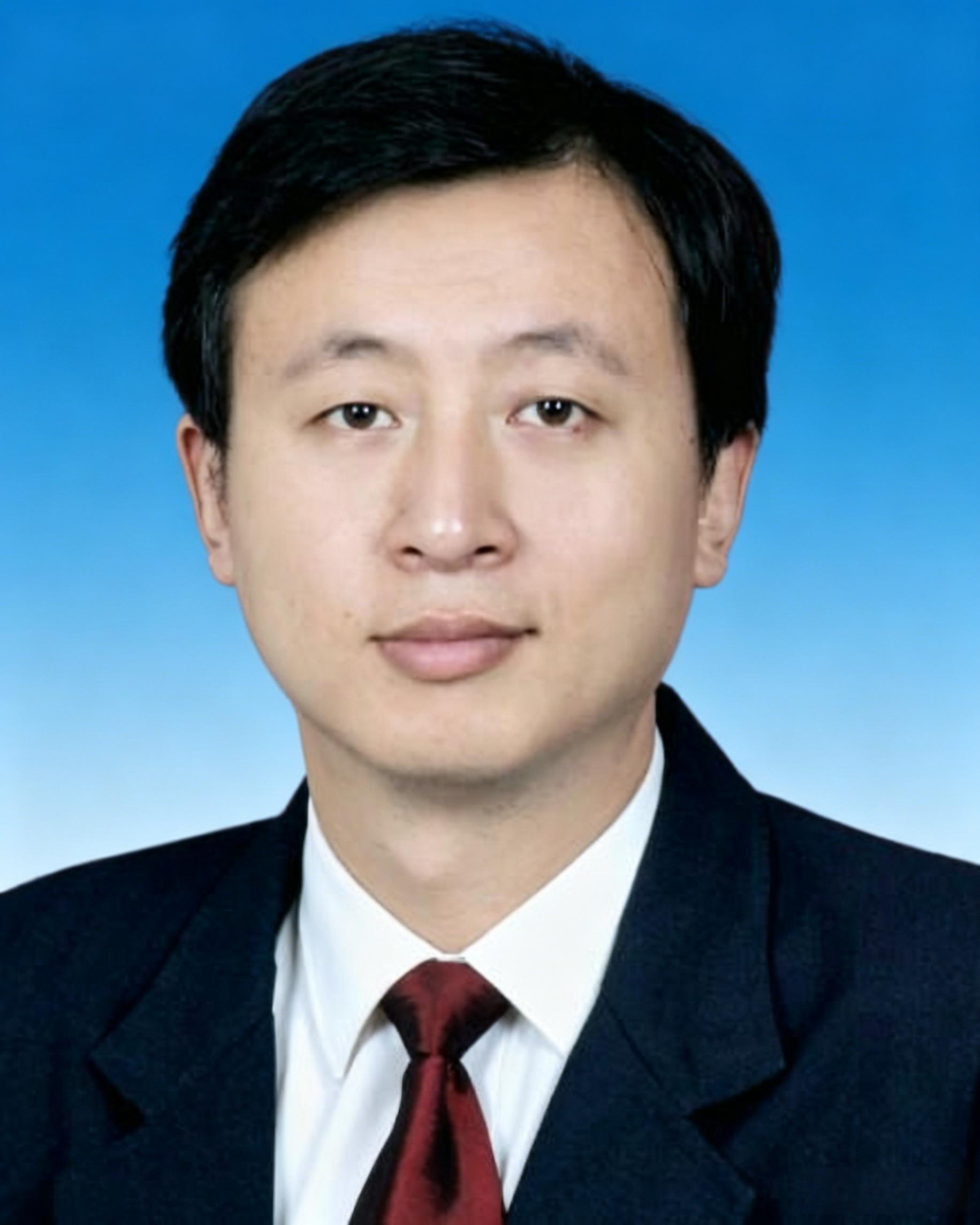 何斌:何斌